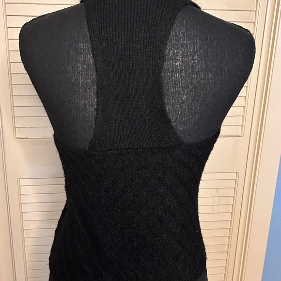 Anthropology Fenna textured knit black V neck racerback crop top size S - Picture 4 of 11